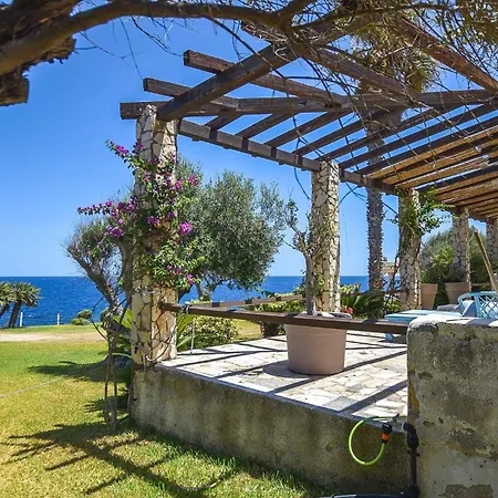Awesome In With Kitchen Holiday home